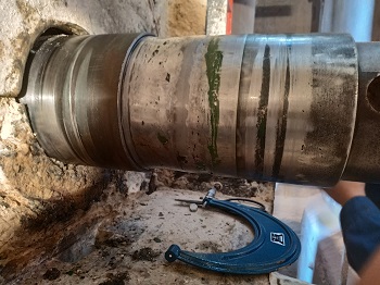 破碎機(jī)軸頸磨損在線修復(fù)